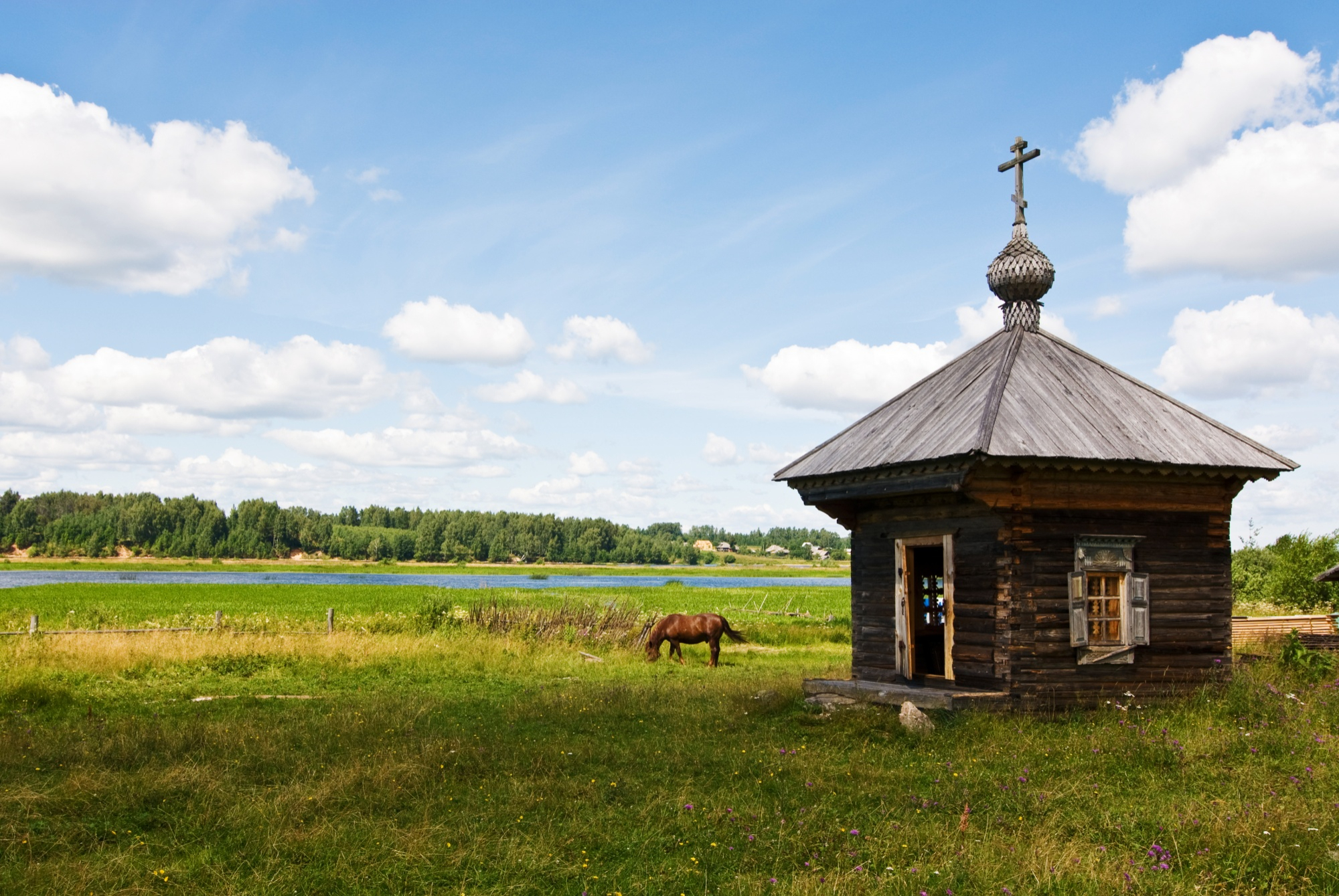Чем отличается село от деревни?