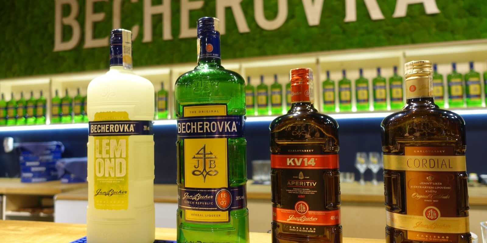 Бехеровка: история, виды, закуски и коктейли