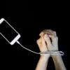 Почему по пьяни хочется позвонить бывшей — и что с этим делать