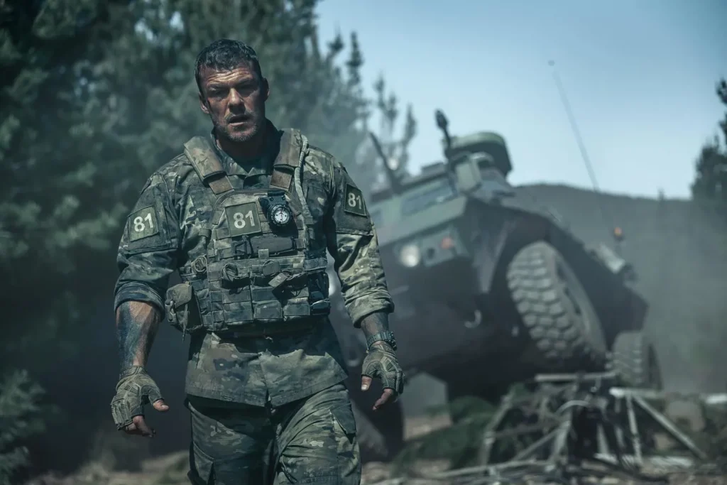 Кадр из к/ф "Военная машина» (англ. War Machine), 2026 г.